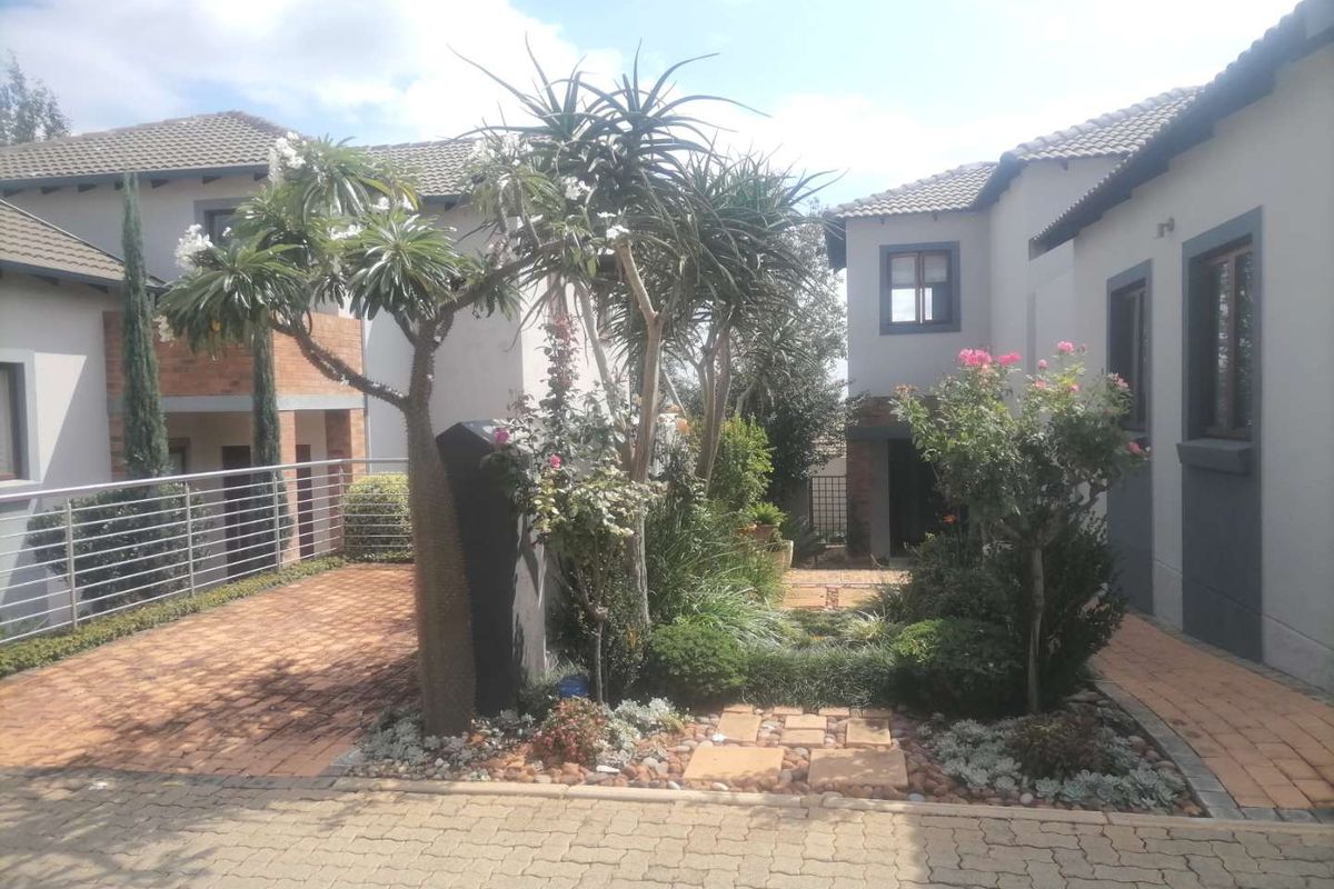 **Luxury Townhouse Living in Montana** - Photo 5