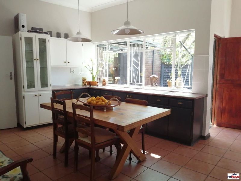 Sophisticated Charm and Elegance PLUS 3 flats! - Photo 6