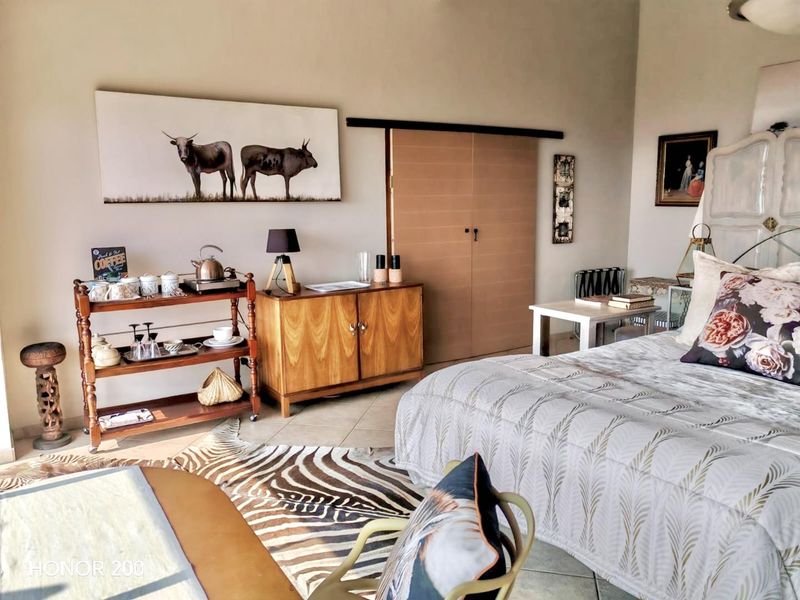 Executive Modern Apartment with Panoramic Views - Groenkloof - Ideal for Single Professional or Embassy - Photo 7