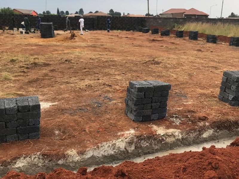 Land with secure & sturdy boundary walls - Photo 6