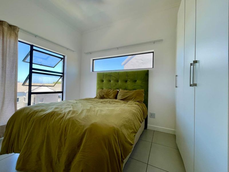 Top Floor 2 Bedroom apartment in Ballito Central - Photo 10