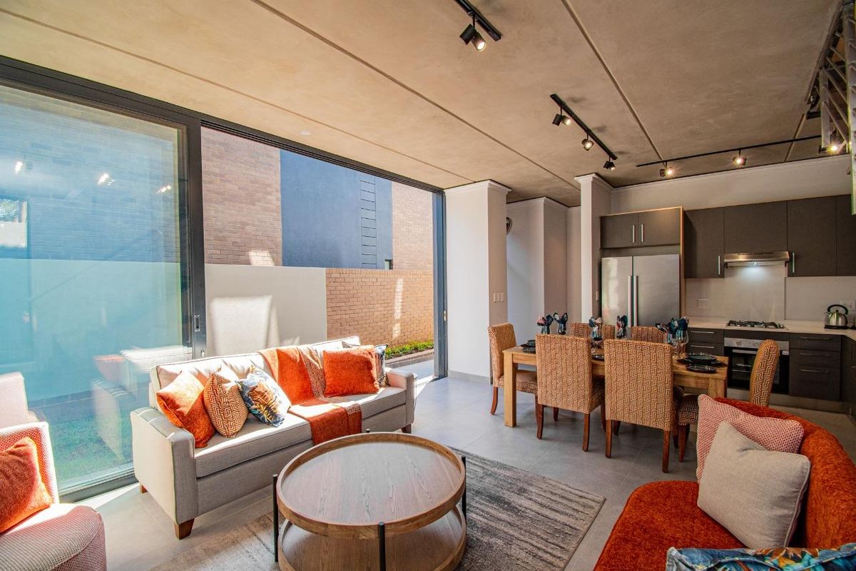 Modern 3-Bedroom with contemporary living! - Photo 2