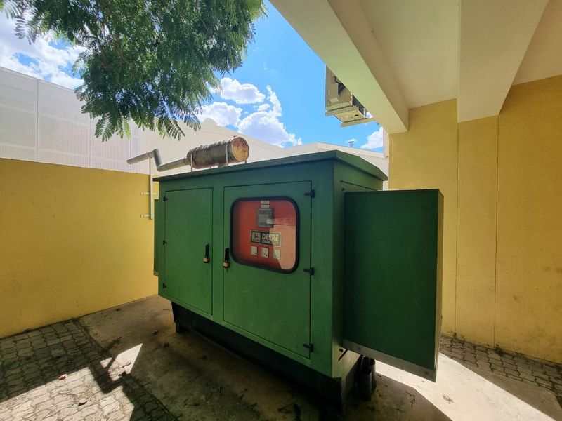 Versatile Industrial Building with corporate identity - Photo 4