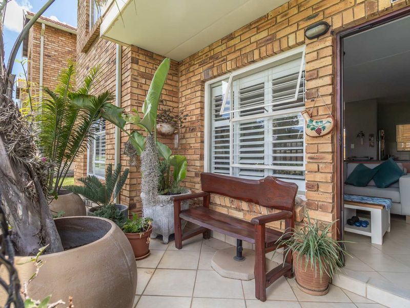 Charming Ground Floor Unit in Prime Honeypark Location - Photo 9