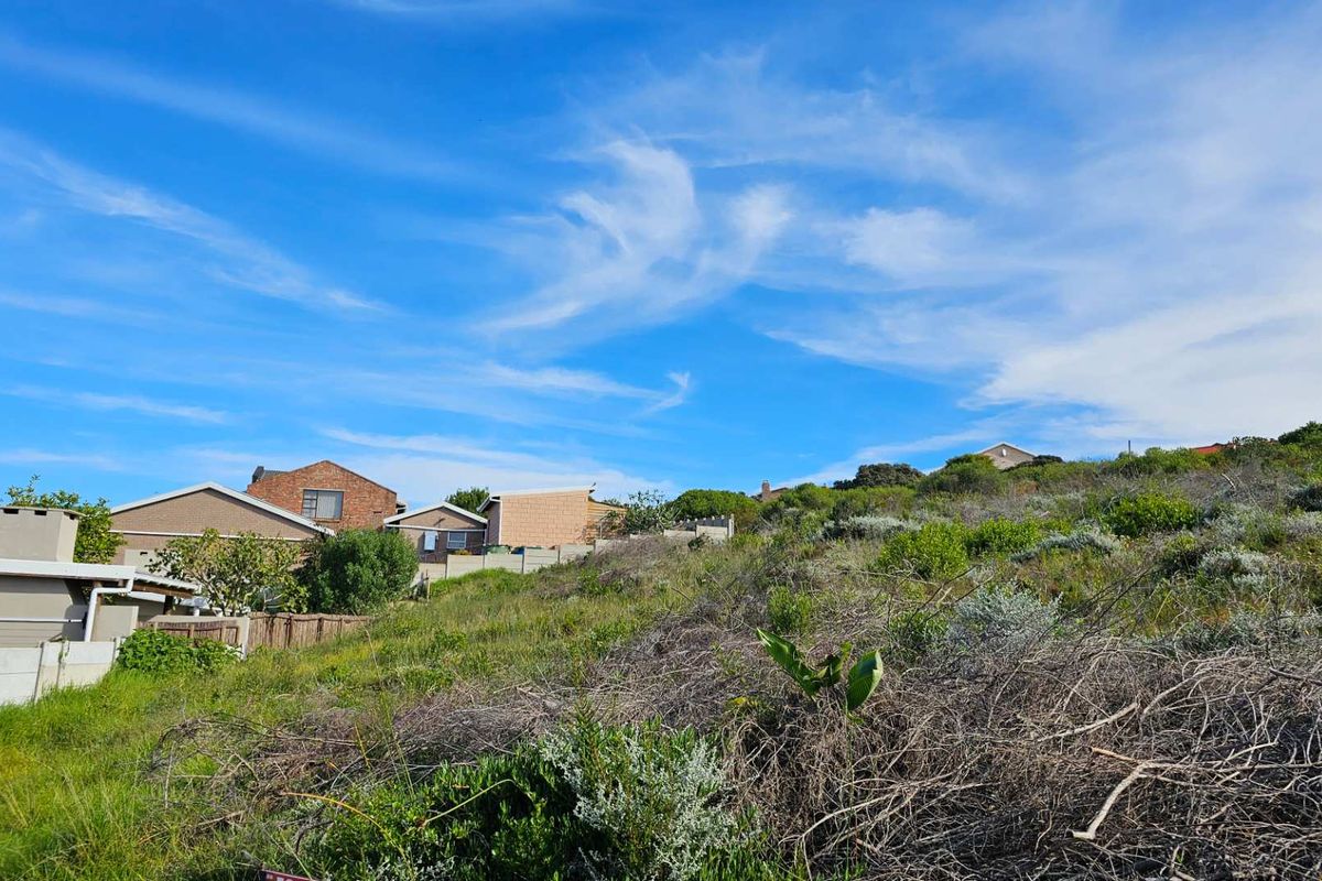 Large stand with partial sea views. - Photo 4