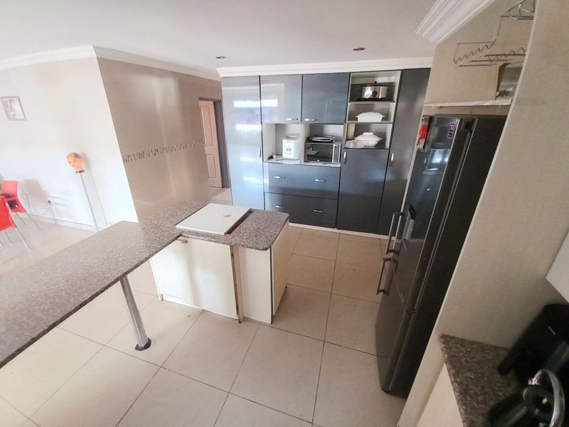 Three Bedrooms house for sale in Elandspoort - Photo 8