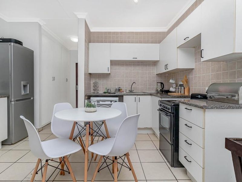 Bachelor Pad for sale in Windsor East - Photo 2