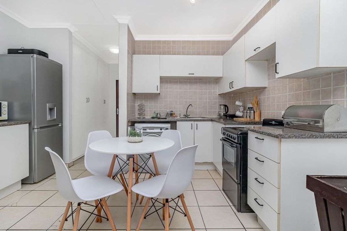 Bachelor Pad for sale in Windsor East - Photo 2