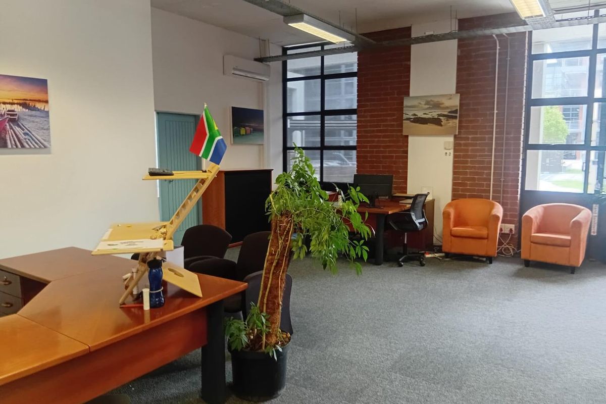 58m2  to Let | Old Warehouse Building | Black River Park | Observatory - Photo 3