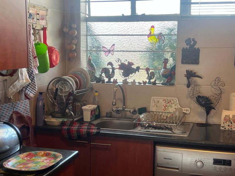 This lock up and go upstairs unit is up for grabs in a lovely complex. - Photo 6