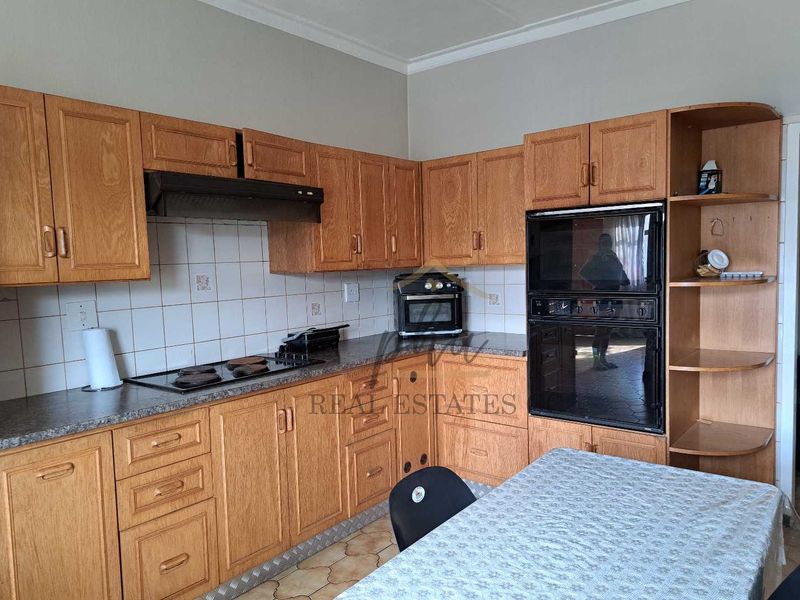 3 bedr home with spacious erf for sale in Walvis Bay selling for N$2.3 mil - Photo 3