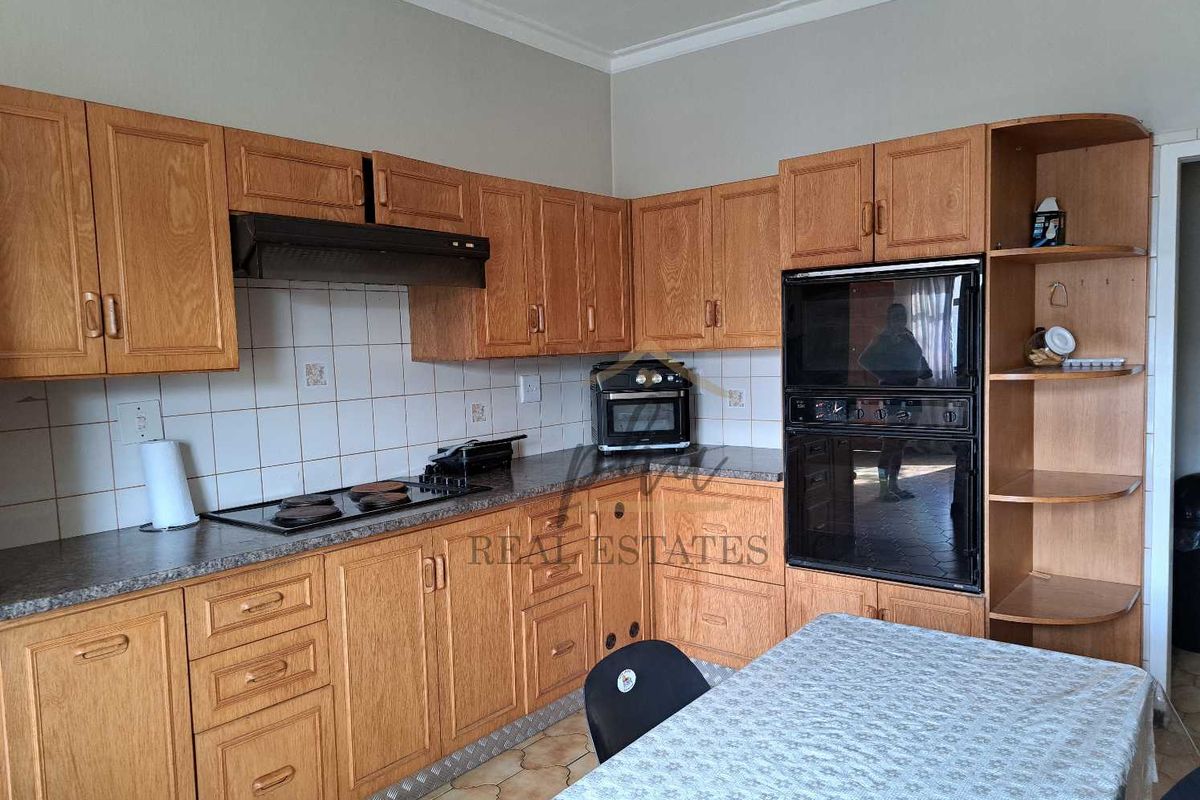 3 bedr home with spacious erf for sale in Walvis Bay selling for N$2.3 mil - Photo 3