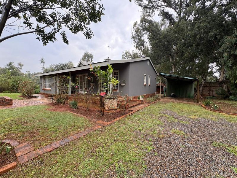 Charming 2-Bedroom Home with Spacious Yard in Henley on Klip - Photo 5