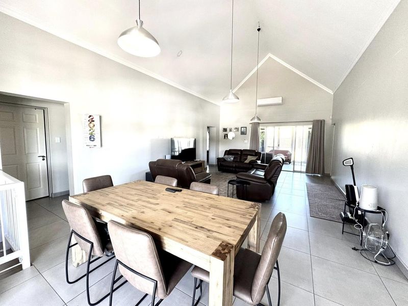 4 Bedroom House TO Let in Elisenheim - Photo 8