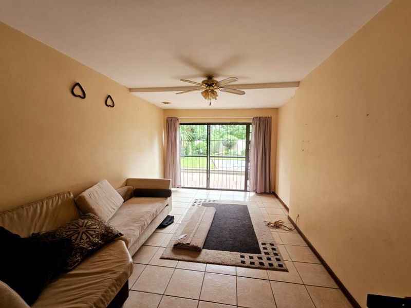 Double-Storey Delight with Pool & Perfect for Parties! - Photo 5