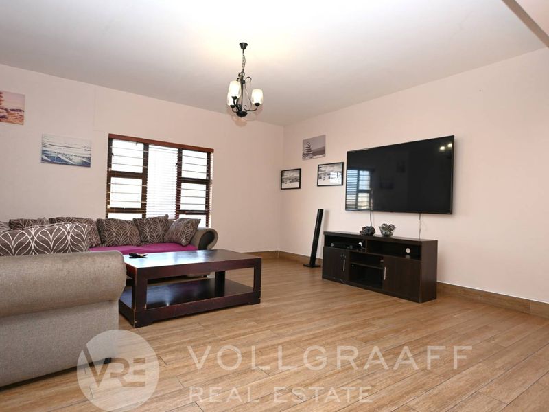 Spacious Double-Storey Family Home | Mile 4, Swakopmund - Photo 5