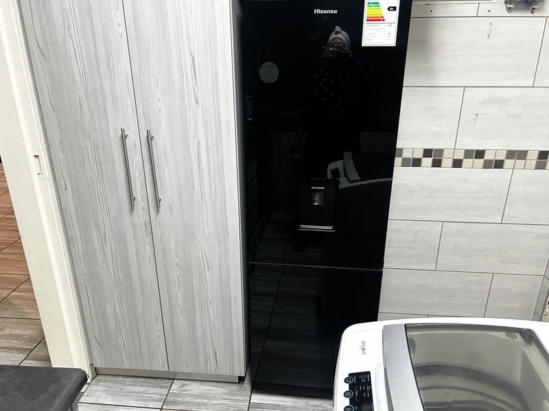 2 Bedroom apartment priced to Go - Photo 4