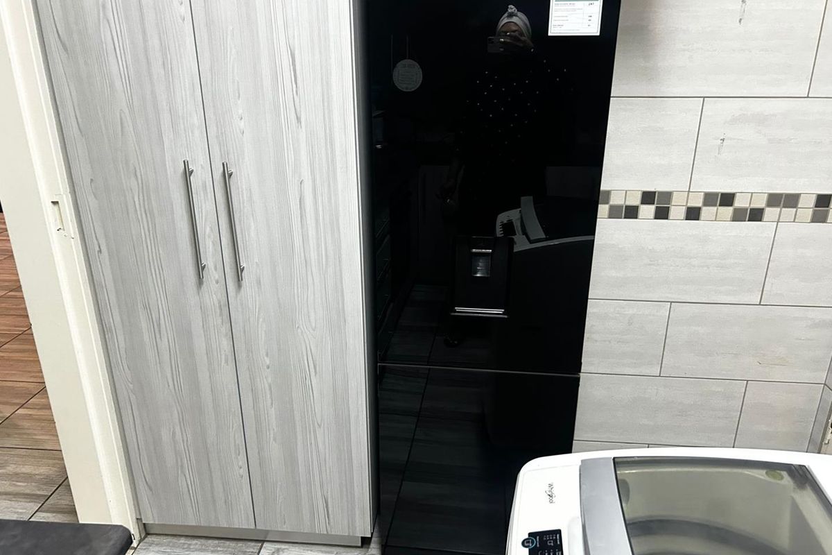 2 Bedroom apartment priced to Go - Photo 4