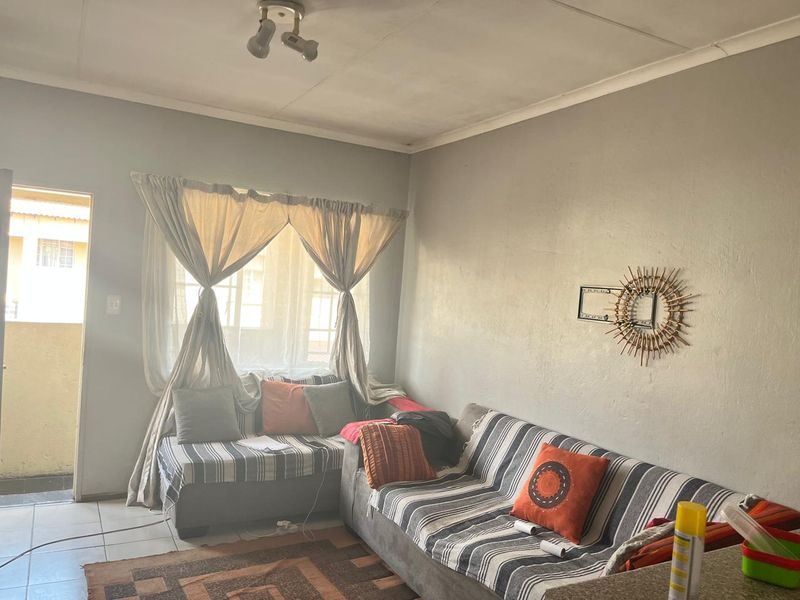 Two-bedroom apartment perfect for investment for sale - Photo 3