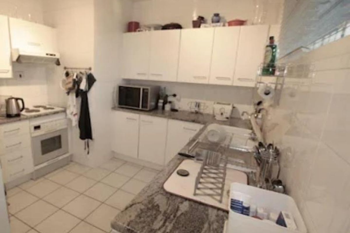 Spacious 123 sqm 2 bedroom apartment in Benmore - Photo 3