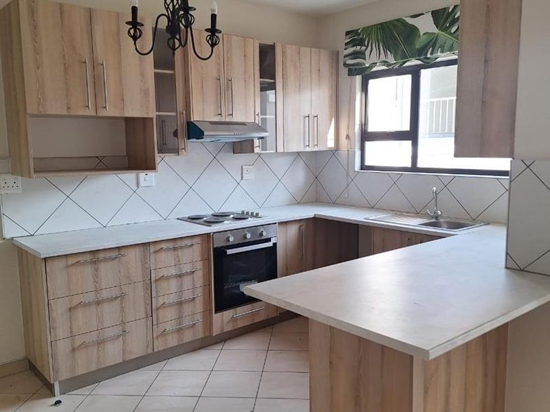 Townhouse in well maintained complex in Avis - Photo 2