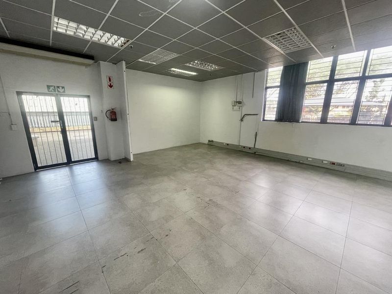 Hendra - Prime Office Space To Let in Briardene – 475m2 - Photo 4