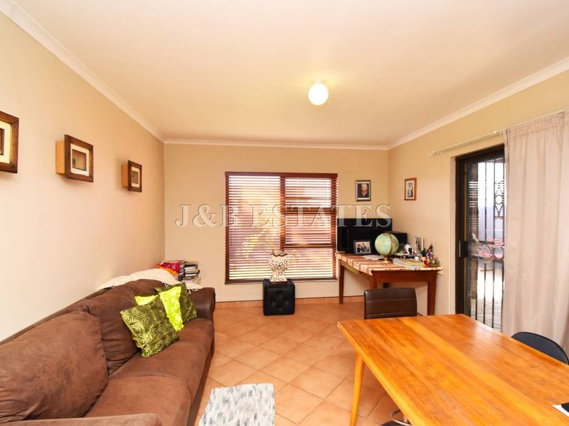 Spacious 3-Bedroom Family Home - Photo 3