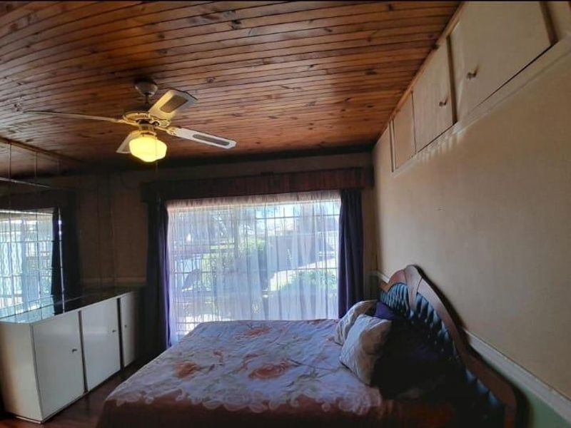 6 Bedroom House for sale in Rewlatch Johannesburg - Photo 8