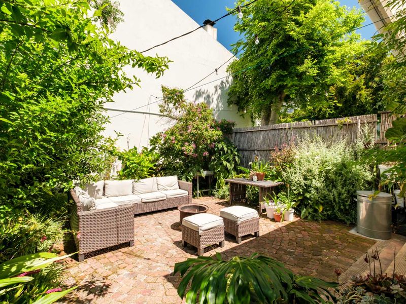 Dual-Living Duo! - Photo 5