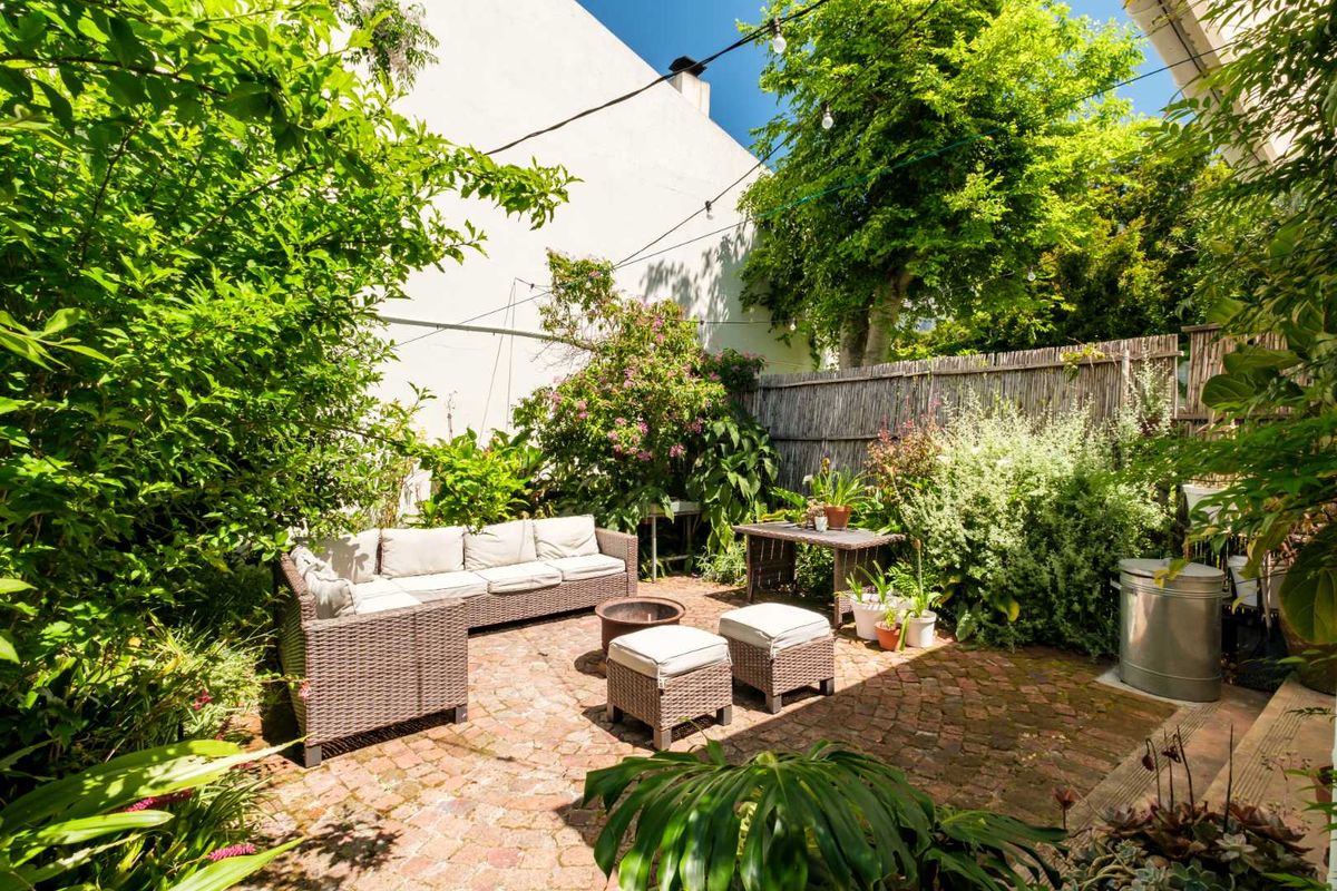 Dual-Living Duo! - Photo 5