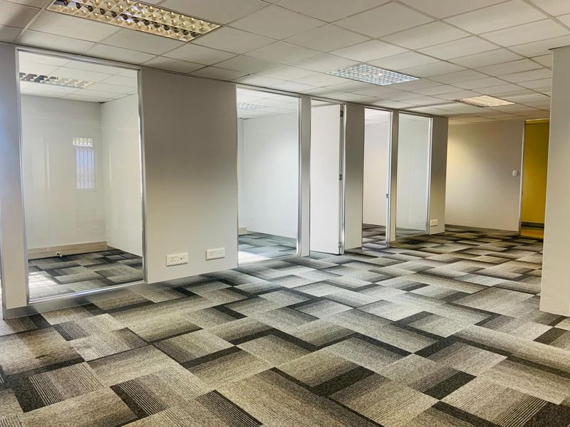 **Beautiful Office Space Available for Rent** - Photo 9