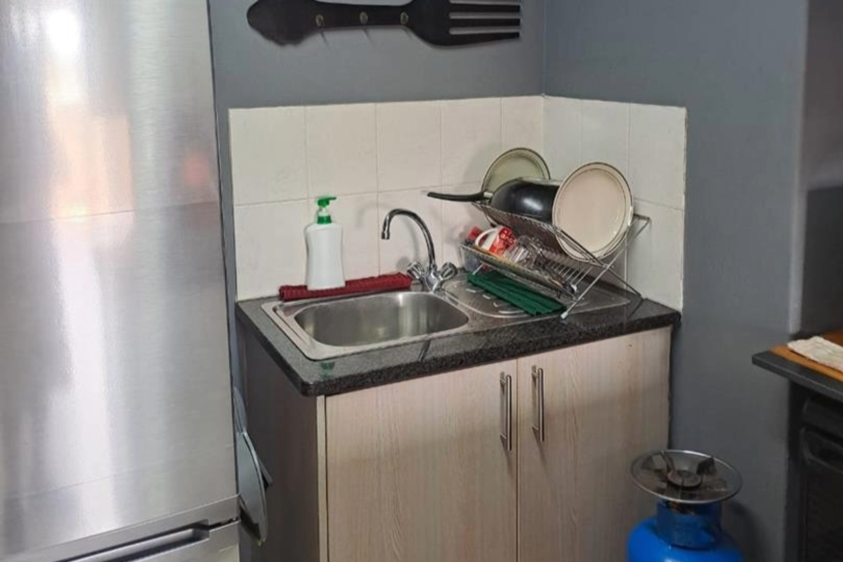 Stylish Hillcrest Loft Near Hatfield – Modern Living Meets Prime Investment Opportunity! - Photo 4