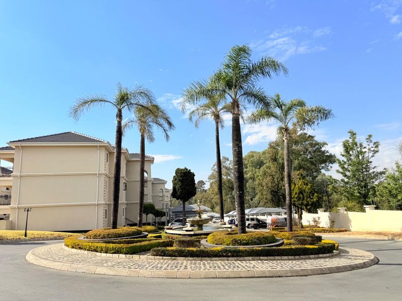 Spacious 3-Bedroom Apartment: Luxury Living, Perfect Location - Photo 2