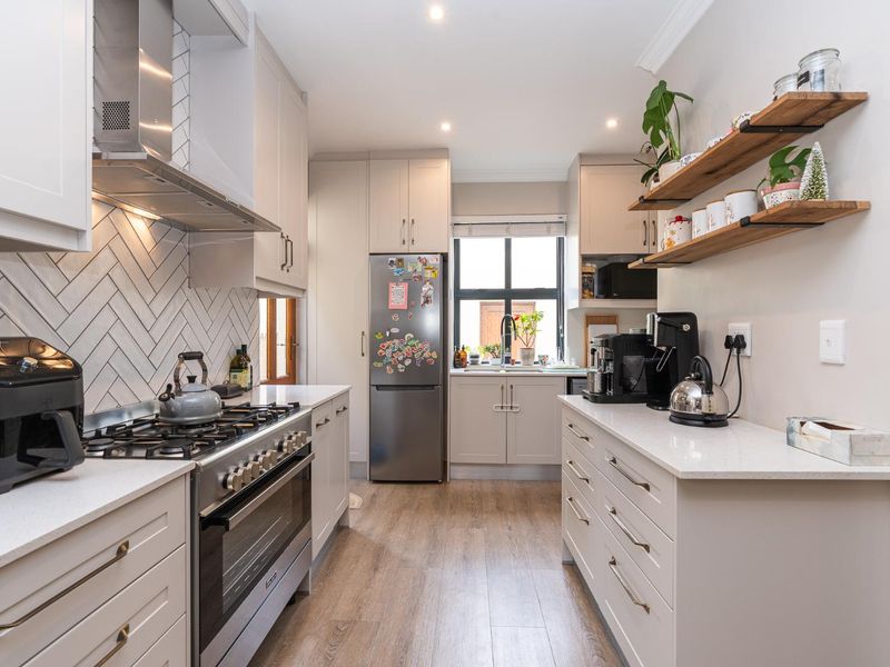 DUPLEX TOWNHOUSE ROYAL ASCOT - Photo 4