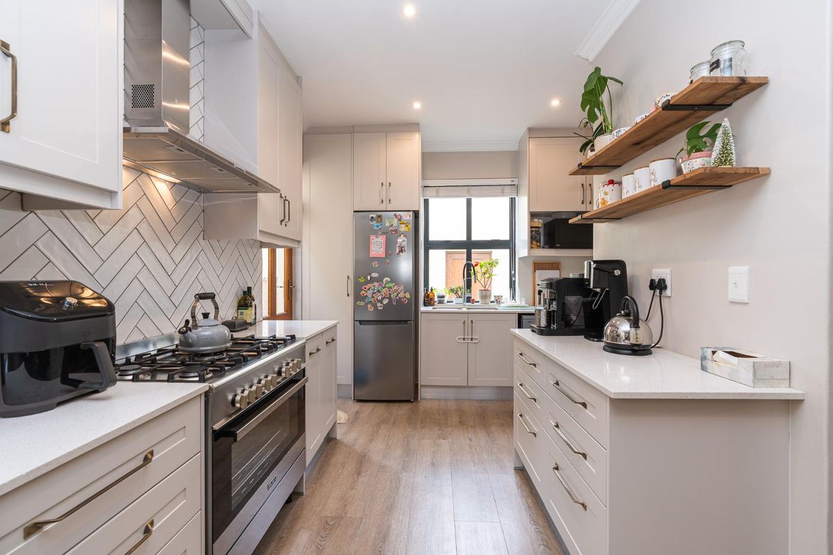 DUPLEX TOWNHOUSE ROYAL ASCOT - Photo 4