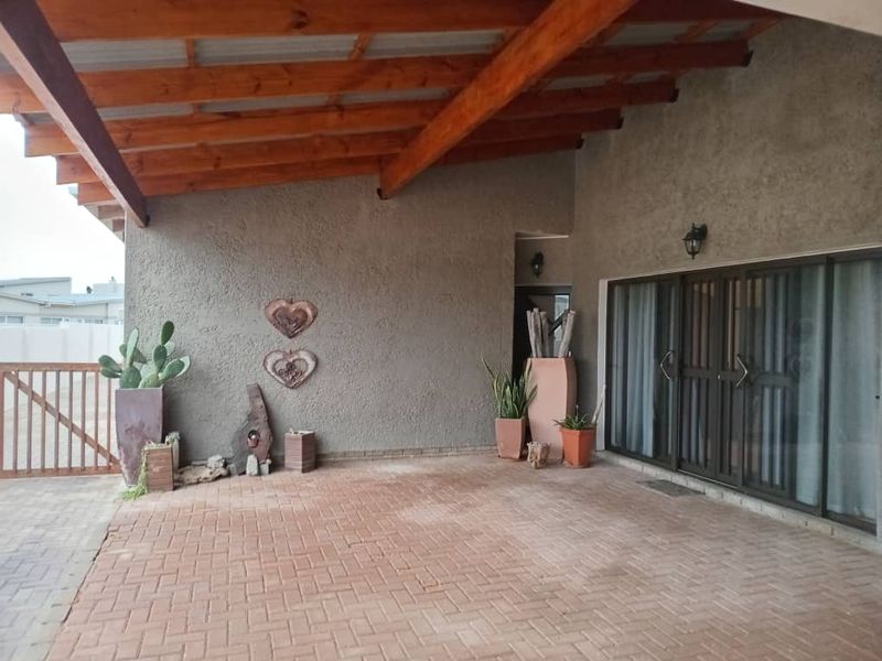 Double storey house for sale in South Dune, Henties Bay - Photo 3