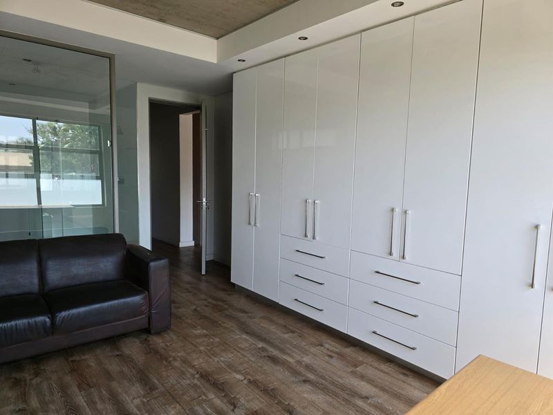 PENTHOUSE FOR RENT - Photo 4