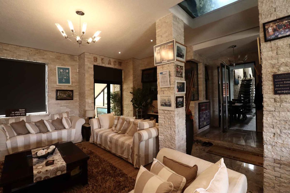 Spacious 4-Bedroom Sea-View Townhouse for Sale in Vogelstrand, Swakopmund - Photo 5