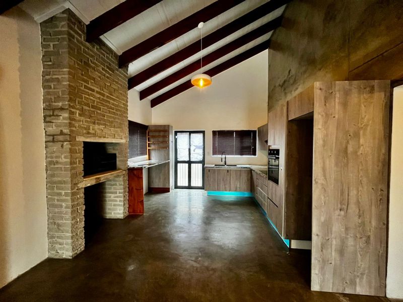 Freestanding Home to Rent - Photo 1