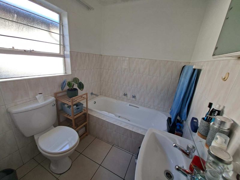 CHARMING, STYLISH & READY TO MOVE IN! - Photo 4