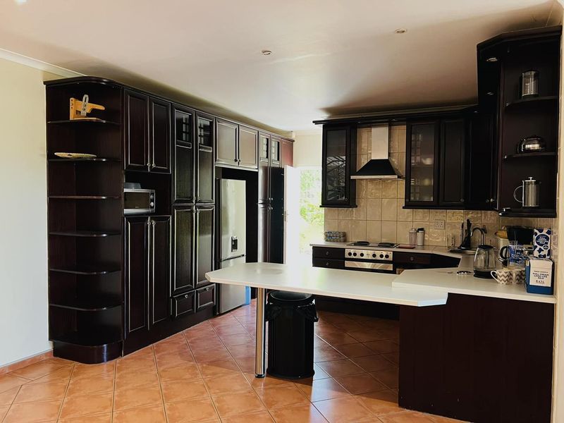 4 Bedroom House For Sale in Ludwigsdorf - Photo 8