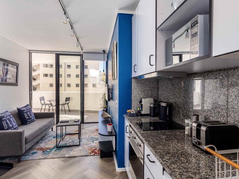 Enjoy Sundowners with Views of Lions Head - Photo 4