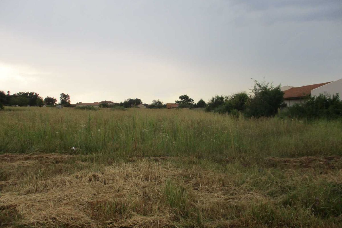 Huge land in Henley - Photo 3