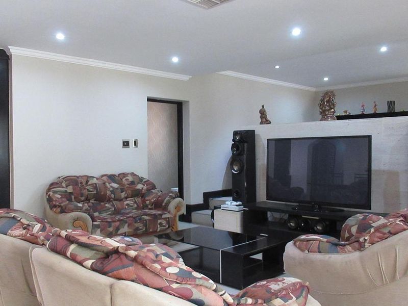 3 Bedroom House for sale in Glenvista - Photo 10