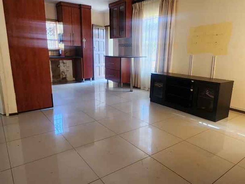 3 Bedroom Townhouse To Rent in Heatherview - Photo 2