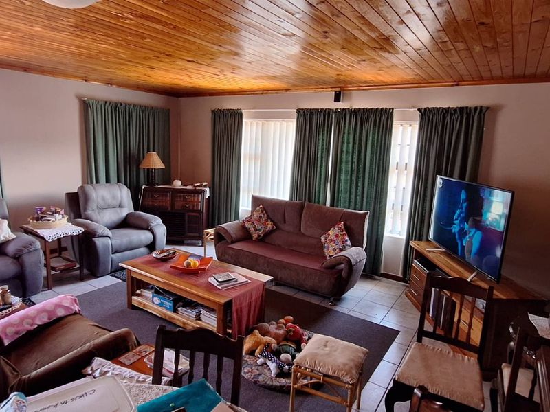 Dana Bay Gem: 3-Bed House with Flat & Ocean Views! - Photo 6