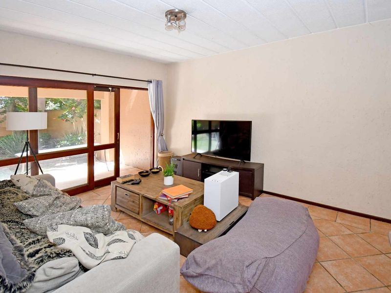 Charming 1-Bedroom Ground-Floor Garden Apartment in Chobe Sands, Douglasdale - Photo 5