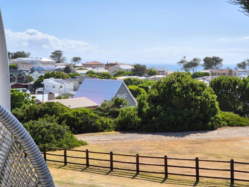 Dream Home & Investment in Prime Hartenbos - Photo 2