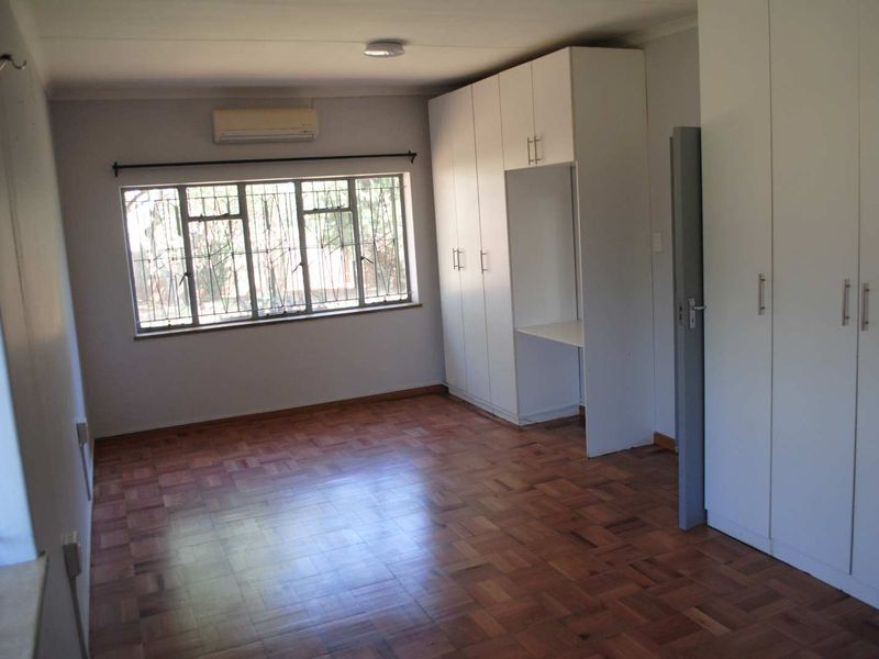 Old but neat 3 Bedroom house to rent - Photo 6