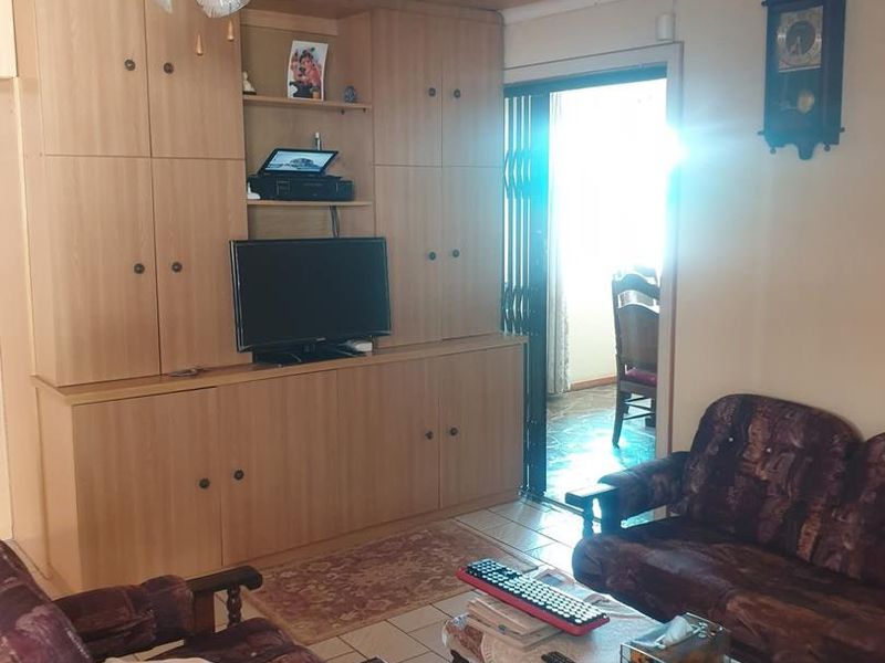 FAMILY HOME FOR SALE IN HOCHLANDPARK - Photo 6